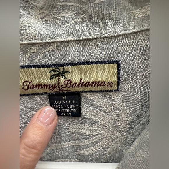 Tommy Bahama Shirt Mens Size M Gray 100% Silk Palm Print Button Up Short Sleeve - Picture 4 of 5